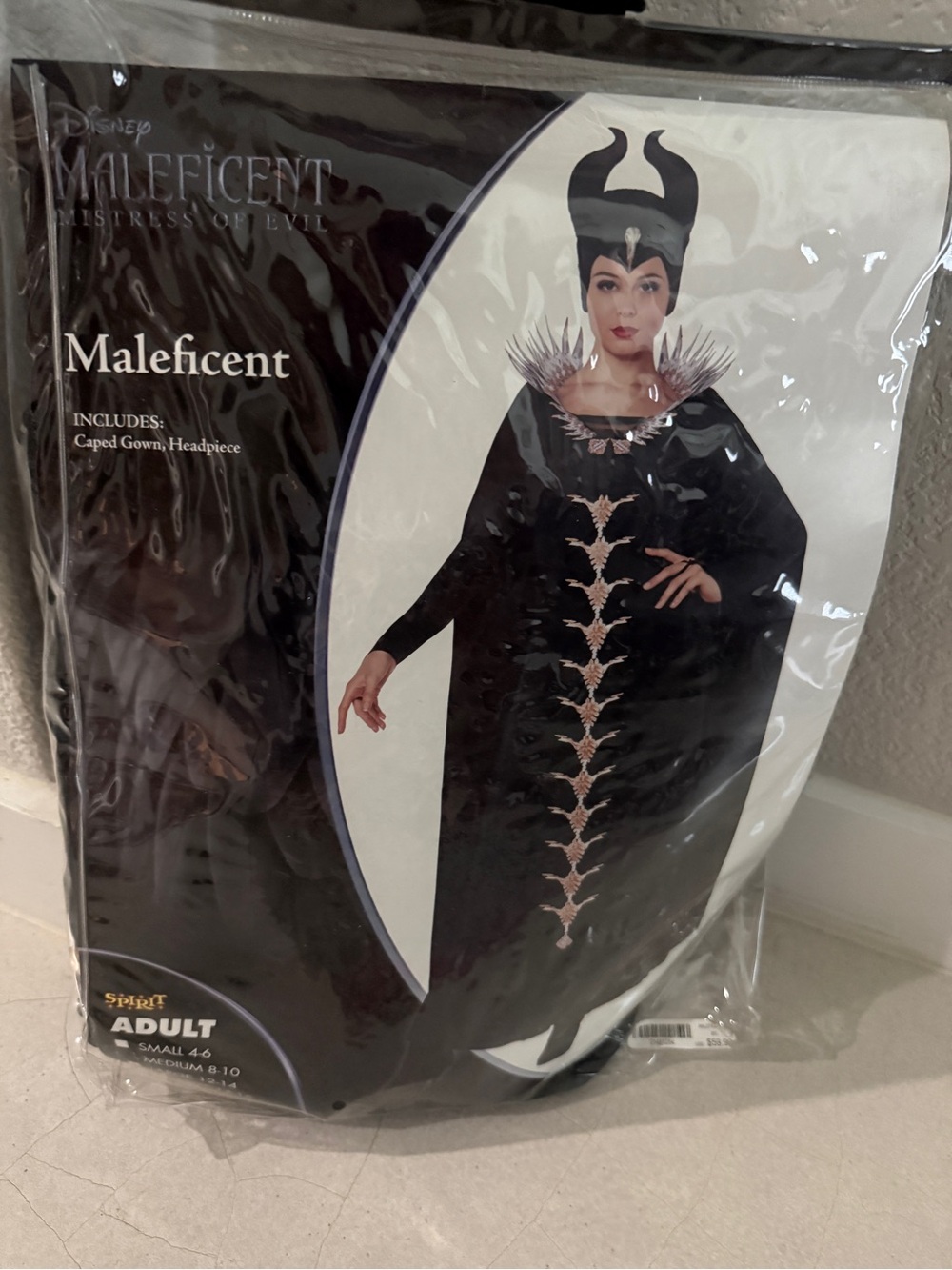 Disney Maleficent Adult size M Black Costume Cape & Headpiece